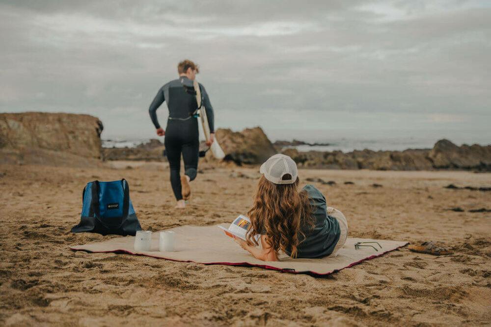 traveller_blanket_surf